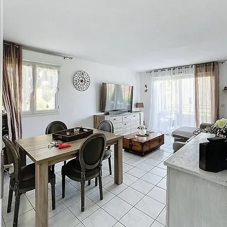 3 Pieces Paisible Parking Et Piscine Appartamento Cannes