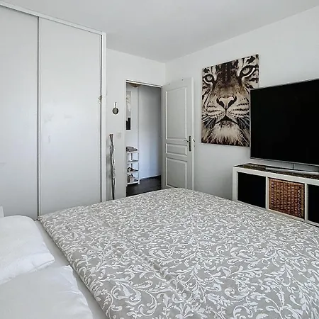 Appartamento 3 Pieces Paisible Parking Et Piscine